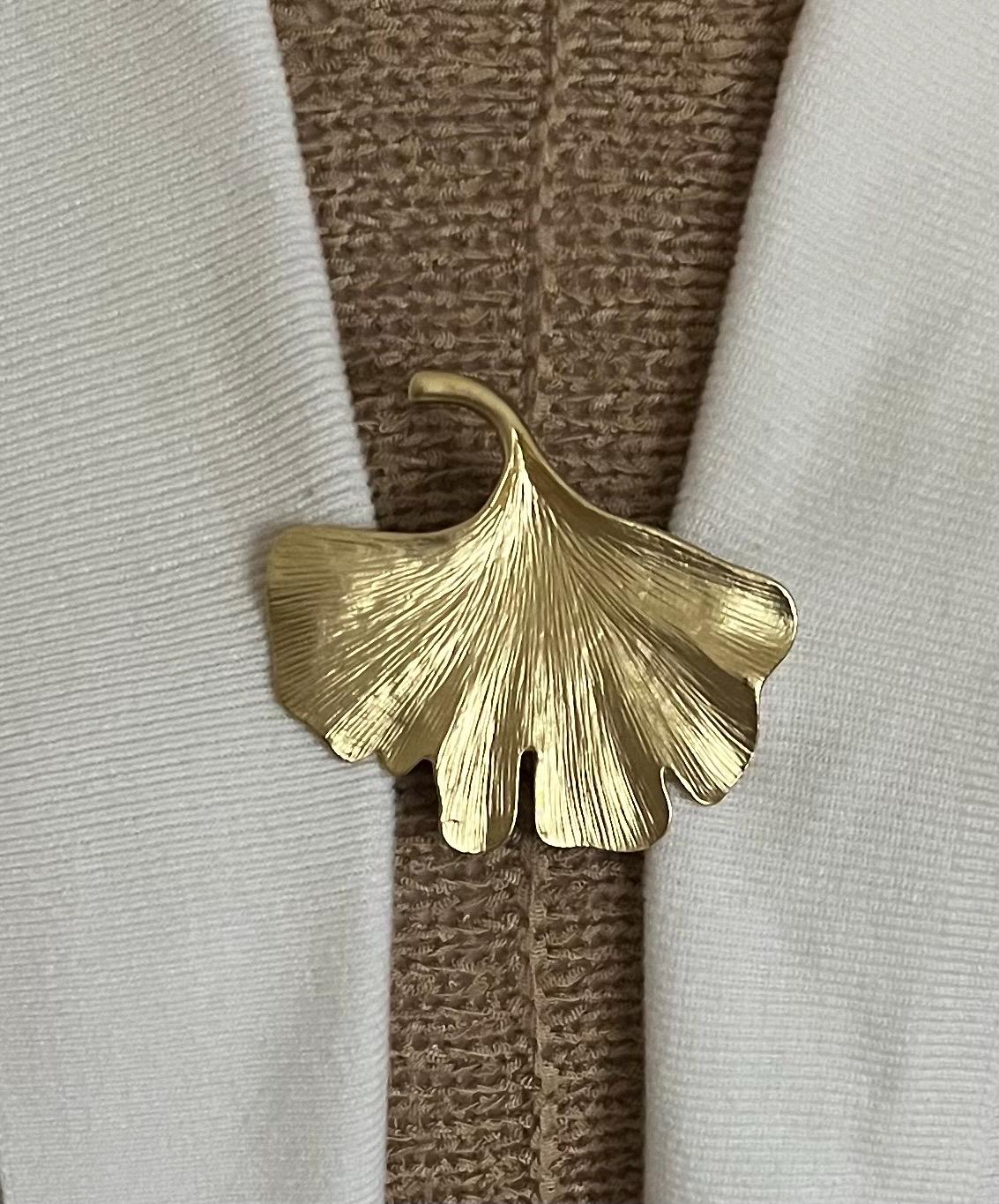 Sweater Clips Ginkgo Cardigan Clasp Gold Sweater Clip Leaves Dress Clip Coat Clasp Minimalist Jewelry Birthday Gift for Her Fabulici