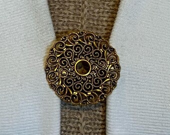 Sweater Clips Swirl Flower Sweater Clip Shawl Clip Yellow Gold Cardigan Clasp Cincher Sweater Jewelry Gift Birthday Gift for Her Fabulici