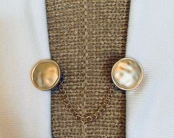 Sweater Clips Simple Minimalist Chain Sweater Clip Gifts for Her Fashion Gold Matte Style Button Jewelry by Fabulici