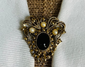 Sweater Clips Vintage Pearl Cardigan Clasp Victorian Sweater Clip for Sweater Clips Kimono Clasp Birthday Gift for Her by Fabulici