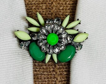 Clips pour pull à fleurs rétro Clip pour cardigan en strass Clips pour fermoir de cape Clip de serrage Cadeau d'anniversaire pour maman Cadeau pour elle