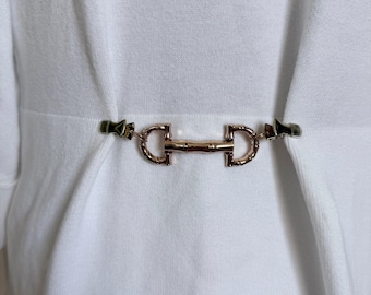 Clips pour robe Mors Clip pour la taille Clip pour cardigan Clip pour chandail cheval Clip pour sangle de serrage Clip pour serrage de robe en or Bijoux cadeau pour elle par Fabulici