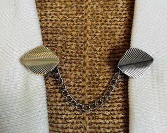 Sweater Clips Silver Leaf Cardigan Clasp for Sweater Clip Kameez Leaves Kimono Fastener for Scarf Clips Birthday Gift for Her by Fabulici