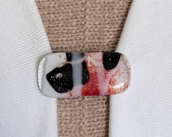 Clips para suéter, clip para cárdigan con cabujón rojo, protector de suéter negro, clip de ajuste blanco, clip para vestido de vidrio fusionado, broche para capa, regalo de cumpleaños para ella.