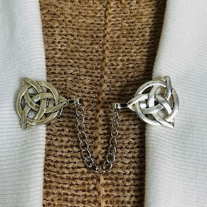 Sweater Clips Celtic Sweater Clasp Cardigan Clip Pashmina Clip Sweater Closure Shawl Clip Celtic Jewelry Birthday Gift for Her Fabulici