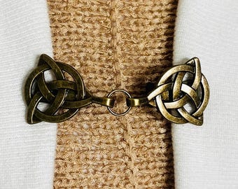 Clips para suéter, clip celta para suéter, cierre para cárdigan, clip para pashmina, protector de suéter, cierre para suéter, joyería celta, regalo de cumpleaños para ella Fabulici