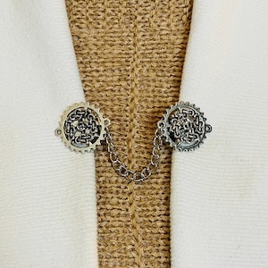 Sweater Clips Steampunk Sweater Clip for Scarf Shawl Clasp for Cardigan Clasp Chain Brooch Cosplay Cloak Fasteners Cinch Clip Gift for Her