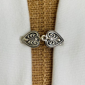 Sweater Clips Silver Heart Sweater Clip Celtic Cardigan Clasp Collar Clasps Cloak Clips Pashmina Clip Unique Birthday Gift for Her Fabulici