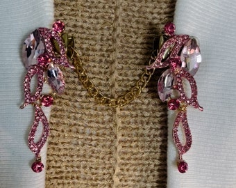 Pinzas para suéter, pinzas para suéter con flores, pinzas para cárdigan vintage con adornos, broche para capa con cadena, pinza rosa, regalo de cumpleaños para mamá, regalo para ella