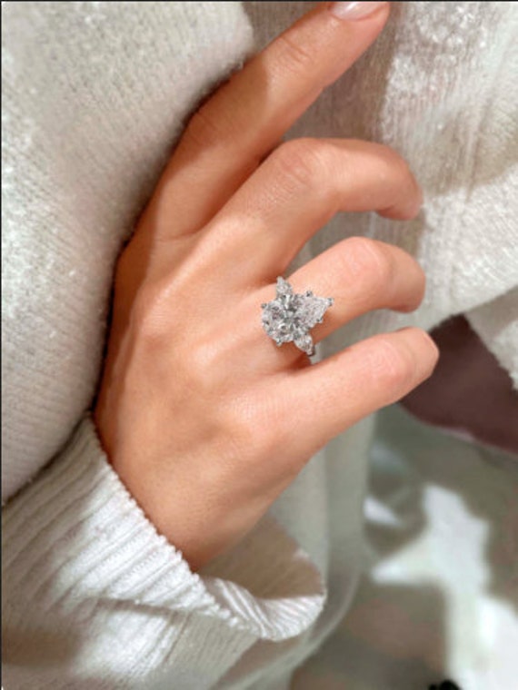 3.5 carat pear shaped diamond ring deals