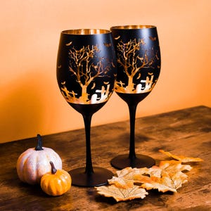 Halloween Wine Glass Halloween Barware Halloween Wine Glasses Halloween Decor Fall Wine Glasses Halloween Gift Halloween Glasses Gothic Wine