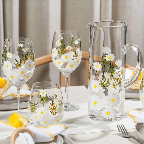 Daisy Painted Wine Glasses Hand Painted Wine Glass for Mothers Day Gift Spring Decor Painted Flower Wine Glasses Mothers Day Gifts for Mom