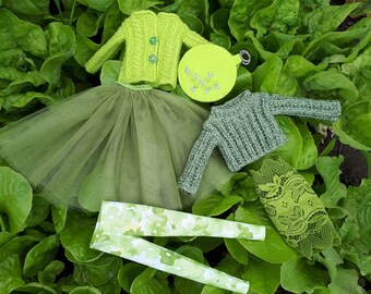 Conjunto de ropa para muñeca 6 en 1 hecho a mano: cárdigan, falda y suéter para muñeca de 11 pulgadas.