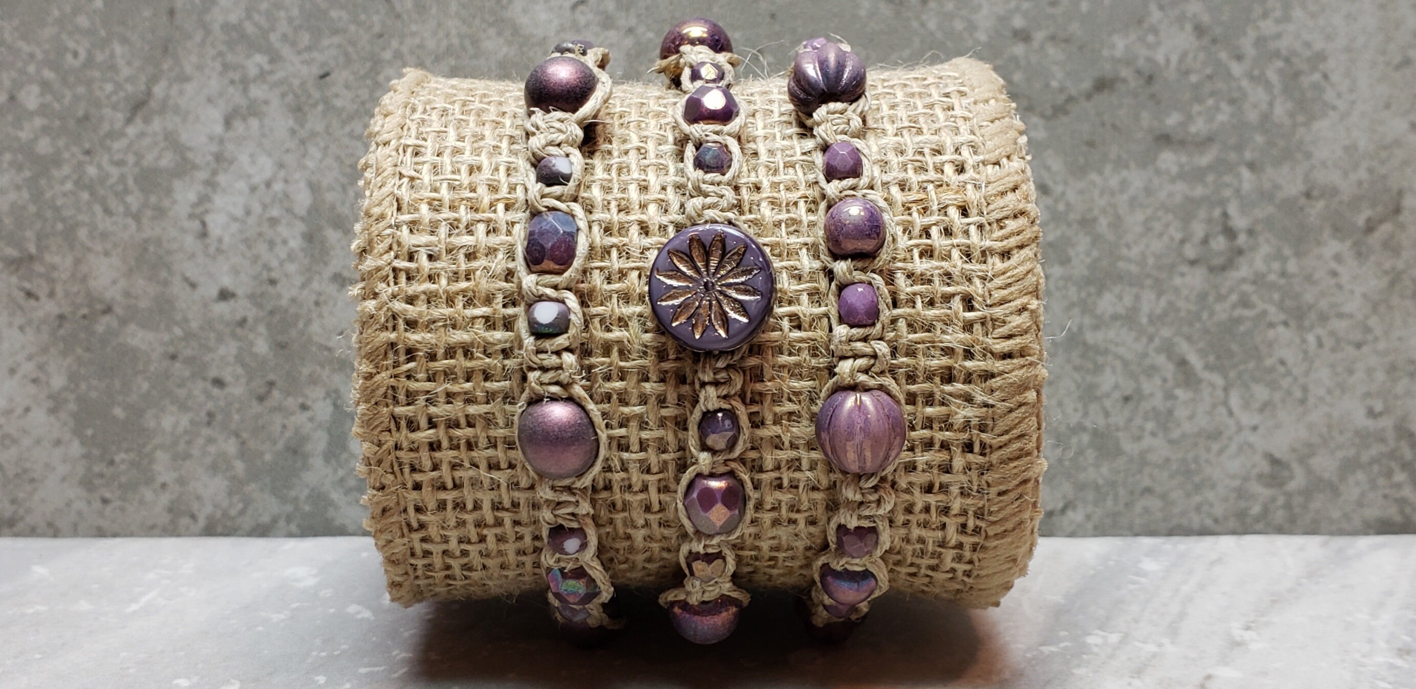 Hemp Macramé Bracelet in Purple and Blue with Heart Detail - Destai