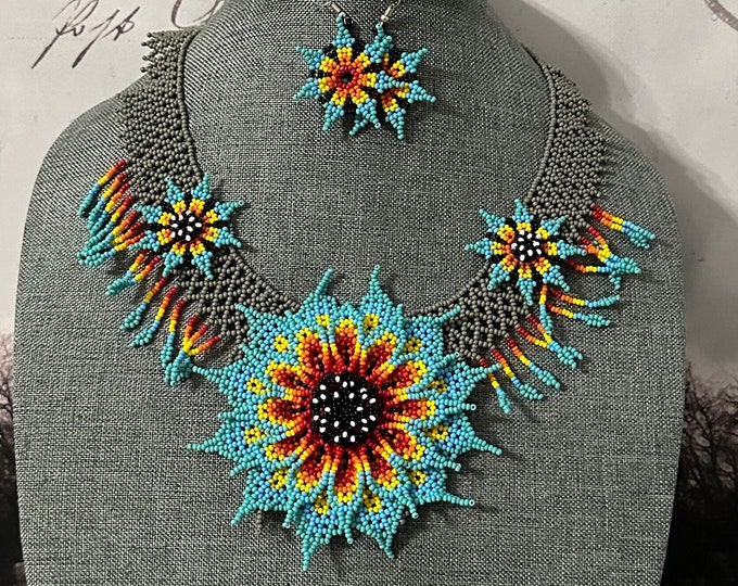 Elisa necklace and earrings set