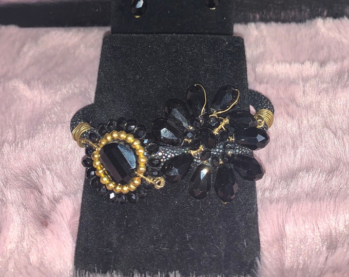 Bracelet and earrings set
