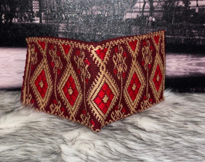 Denim wallets with embroidery