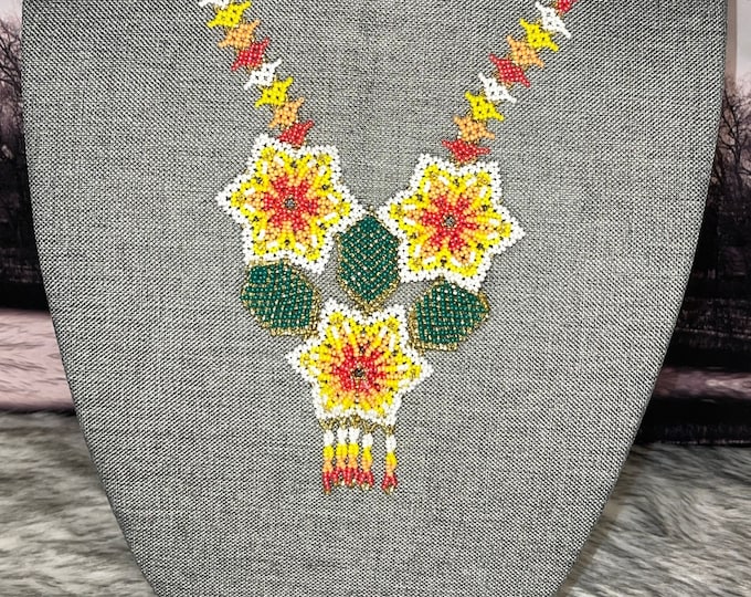3 flower necklace