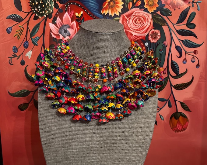 Maxi Bib Necklace with flowers and palm barrels with earrings