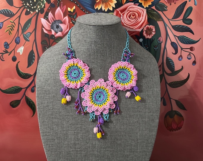 Cleo necklace and earring set