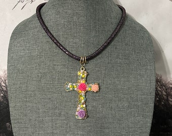 Cross pendant necklace and earrings set