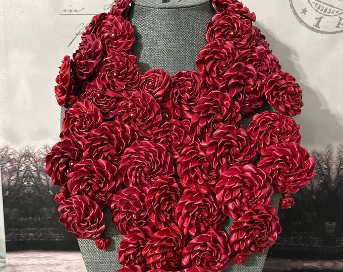 Maxi necklace bouquet of flowers