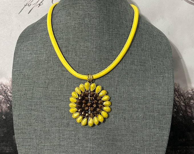 Sunflower necklace and earrings set
