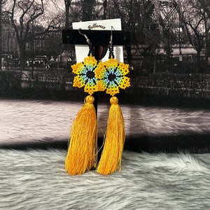Huichol earrings with silk speck