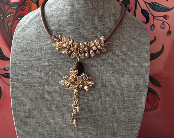 Agate and crystal necklace and earring set