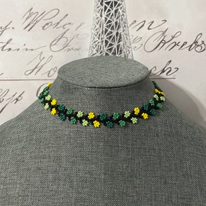 Flower choker