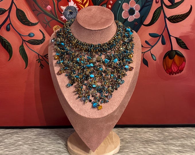 Set of necklace, earrings and bracelet roots of my land