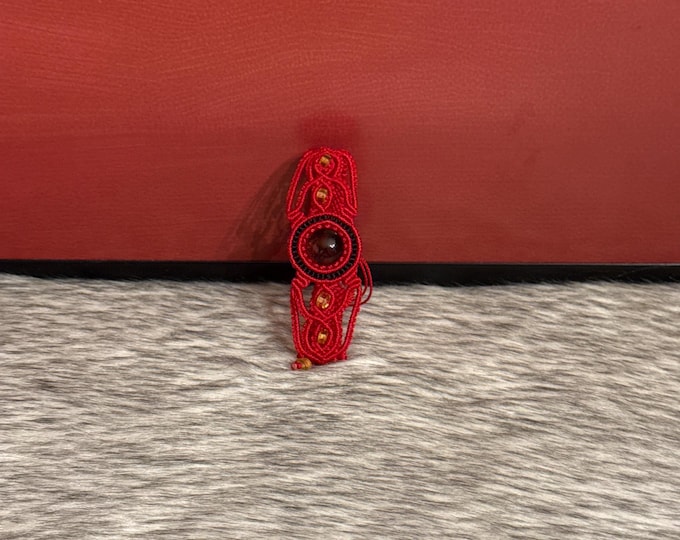 Bracelet woven with amber