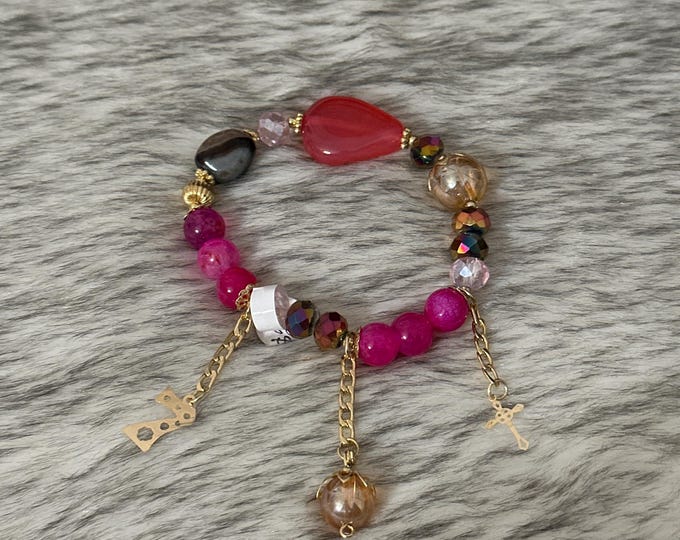 Gypsy bracelet with natural agates and Czech crystals.