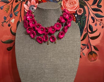 Short necklace and palm flower earrings set