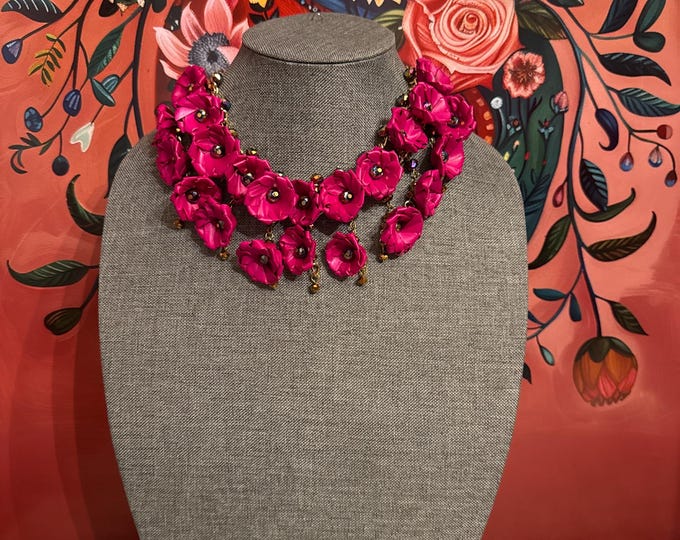 Short necklace and palm flower earrings set