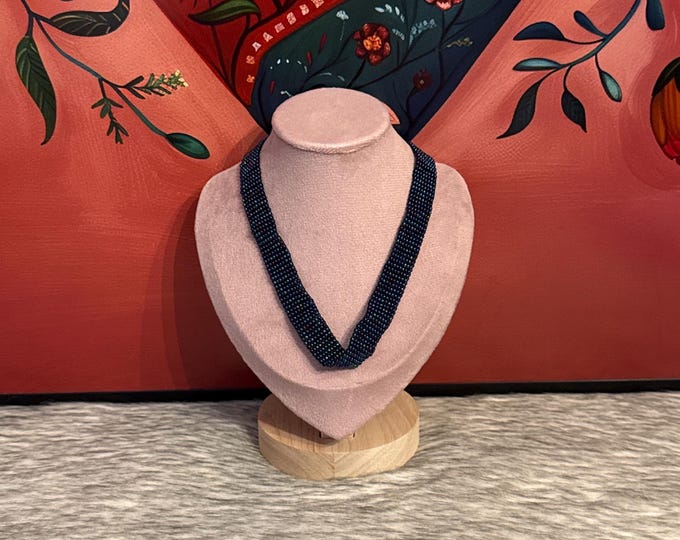 Set of choker, earrings and traditional bracelet