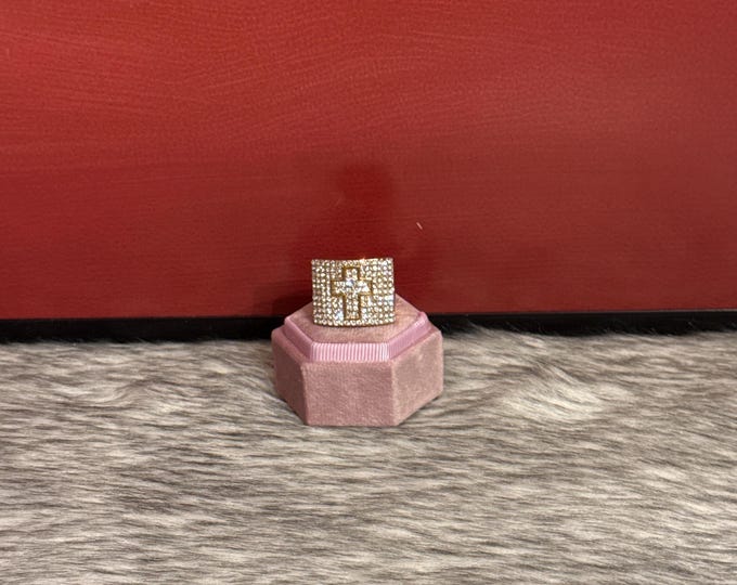 Crystal cross ring size 8