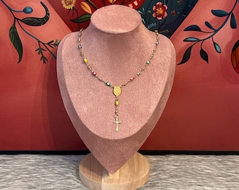 Rosario with multicolored eyes