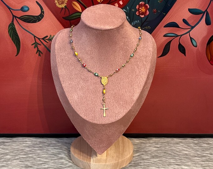 Rosario with multicolored eyes