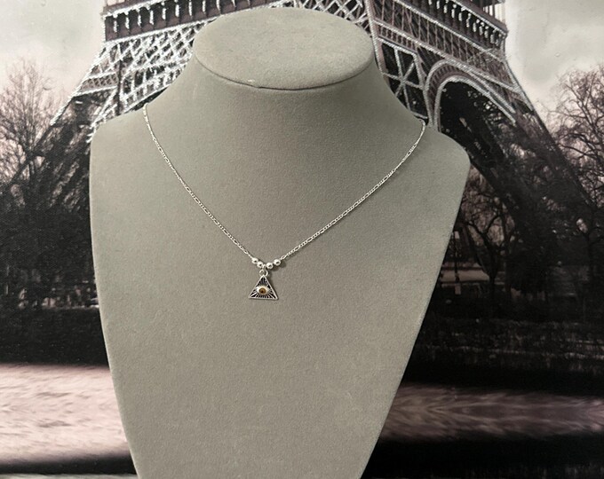 Chain with illuminati eye pendant
