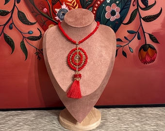 Silk-speckled crystal necklace and earring set