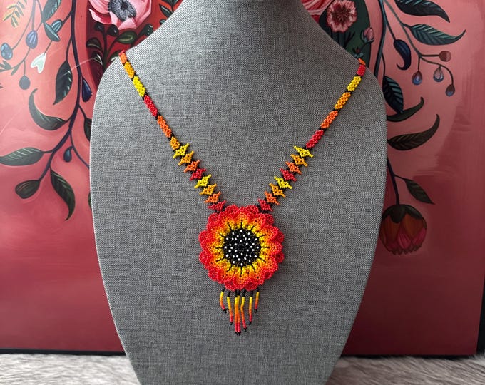 Moonflower necklace