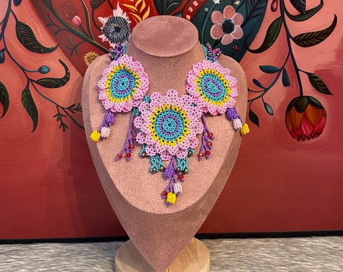 Cleo necklace and earring set