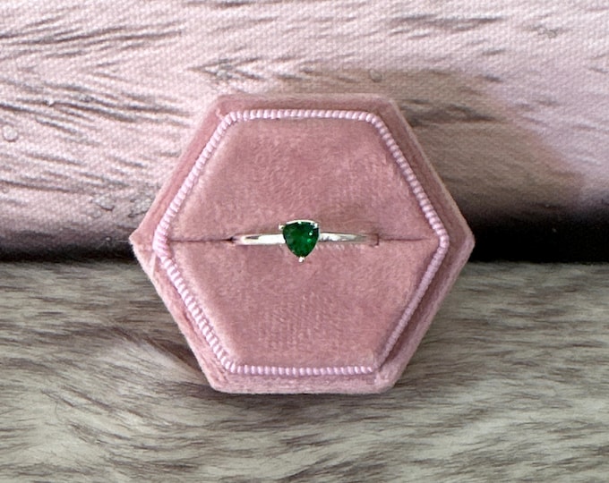 Solitaire ring in 925 silver size 9