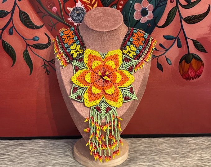 Tribal-inspired necklace and earring set