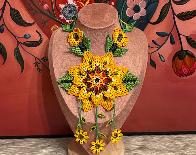 Muyal necklace, earrings and bracelet set