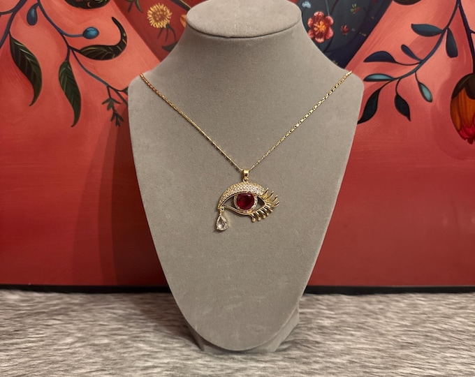 Necklace with eye pendant