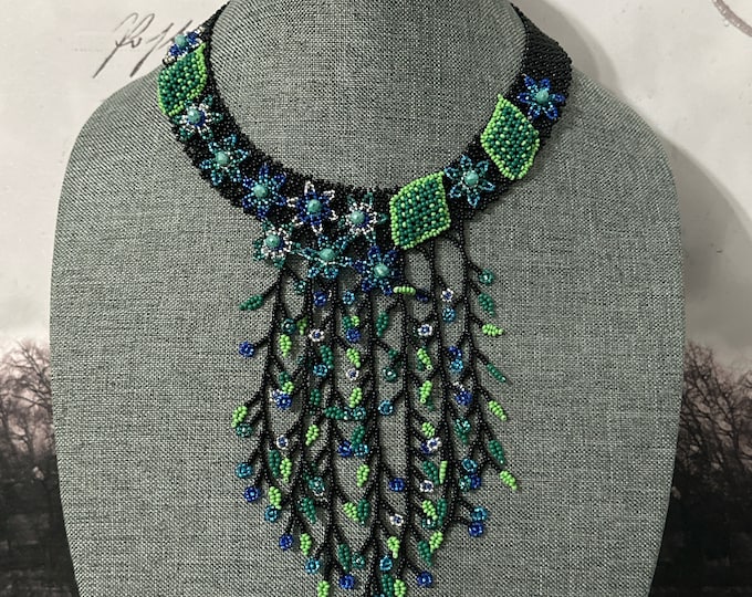 Ameyalli necklace, earrings and bracelet set