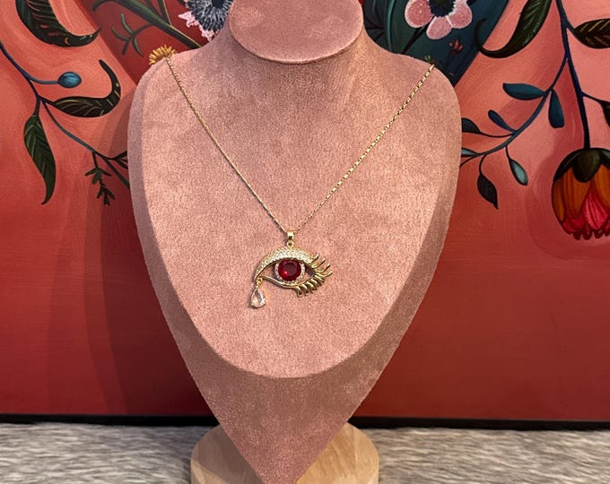 Necklace with eye pendant