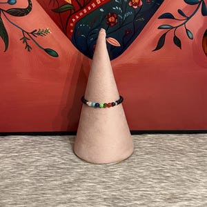 7 chakra thread bracelet with natural agates and 925 silver